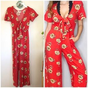 5/$25🦋Band of Gypsies tie front floral jumpsuit